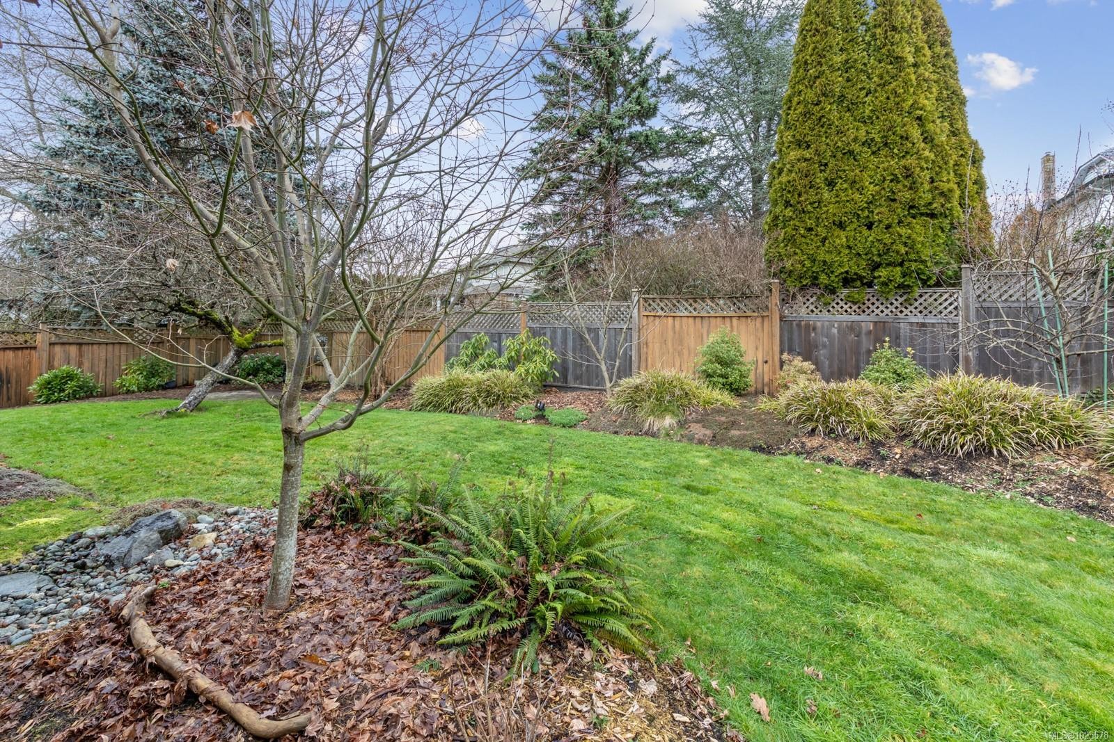 1544 Comox Ave, Comox, BC