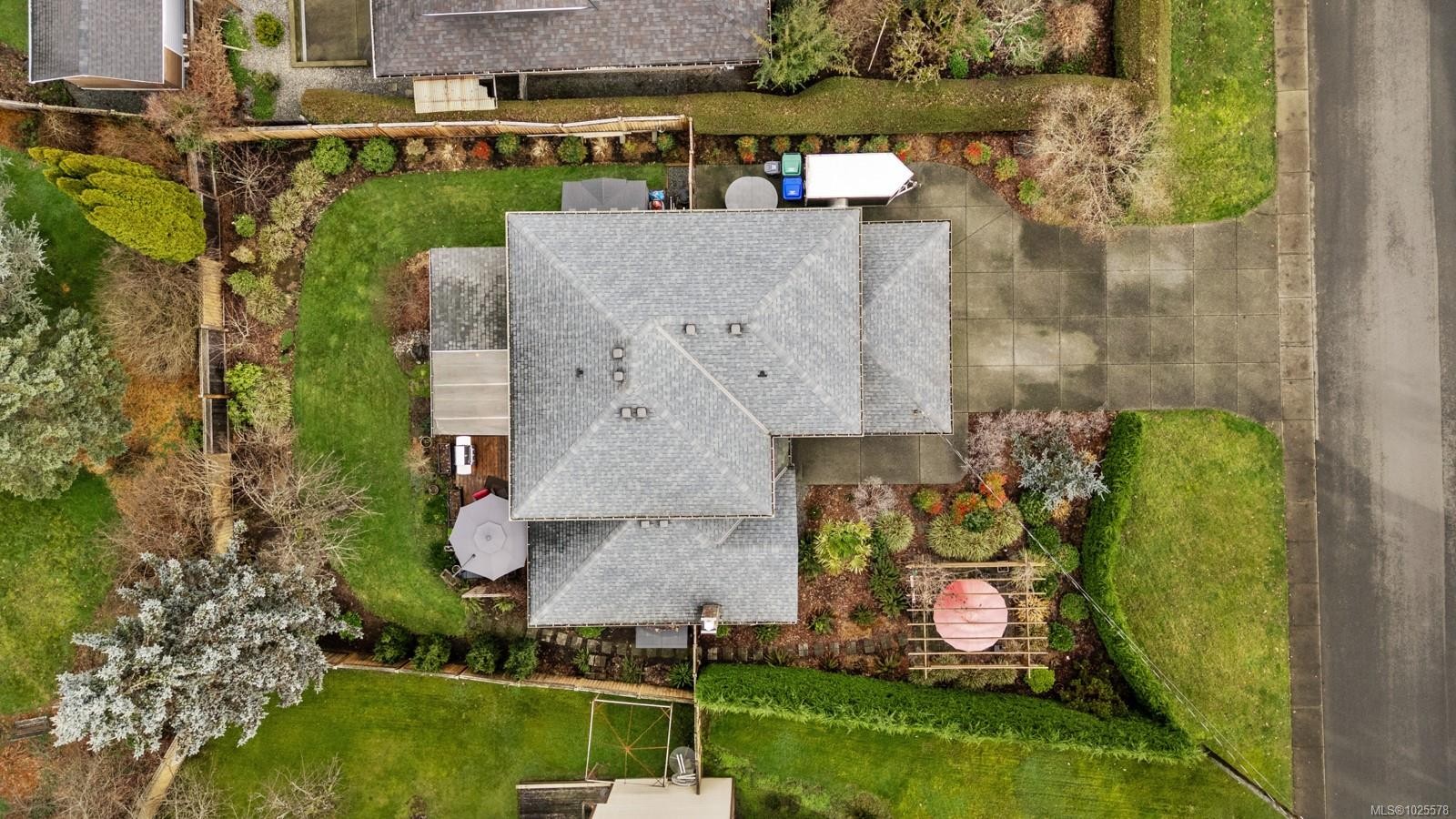 1544 Comox Ave, Comox, BC