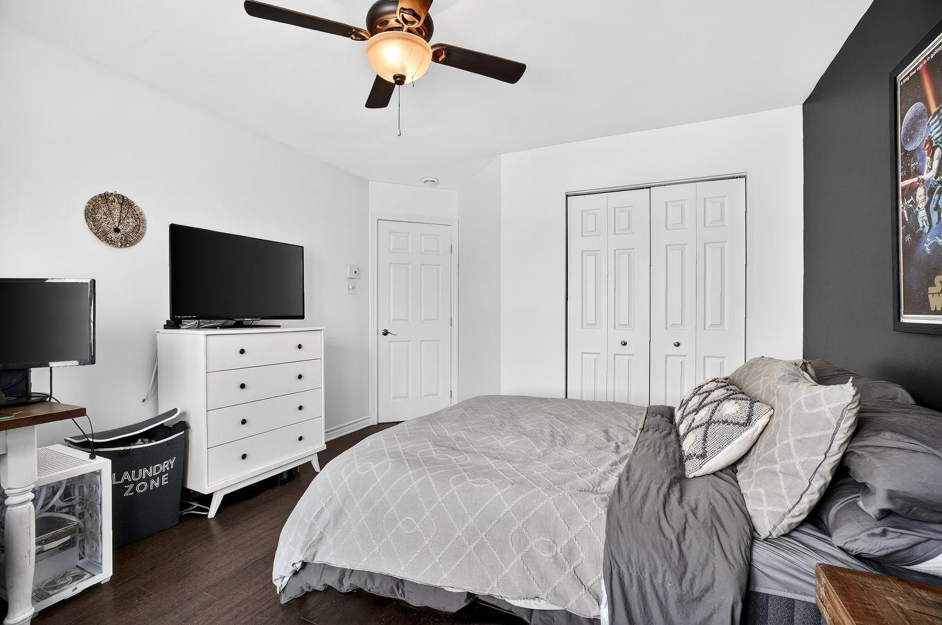 Primary bedroom - 202-5340 Rue Du Bocage, Terrebonne (La Plaine), QC - Indoor Photo Showing Bedroom
