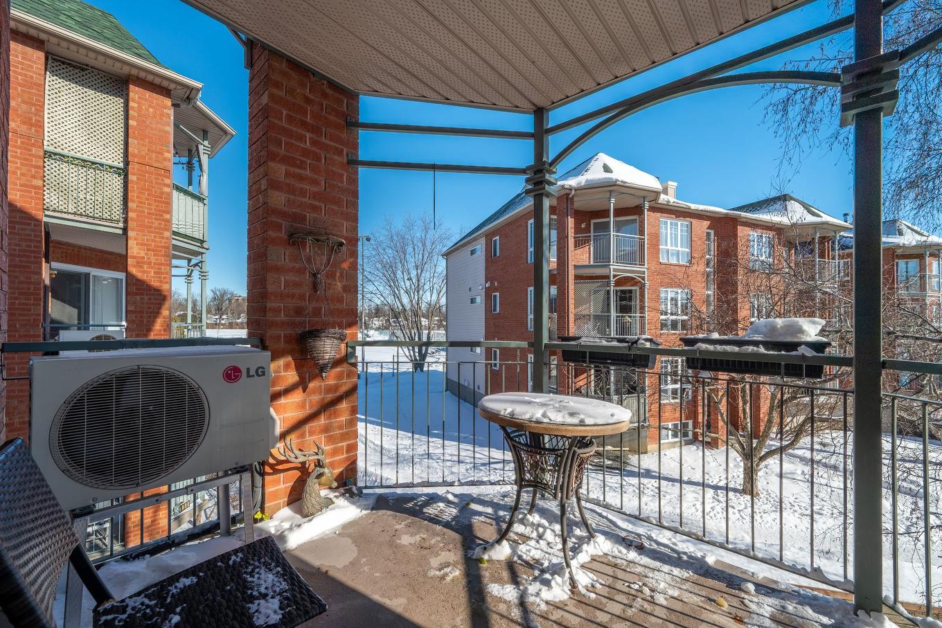 Balcony - 202-140 Rue Parent, Longueuil (Greenfield Park), QC - Outdoor With Exterior
