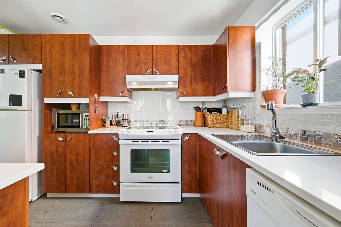 Kitchen - 202-140 Rue Parent, Longueuil (Greenfield Park), QC - Indoor Photo Showing Kitchen