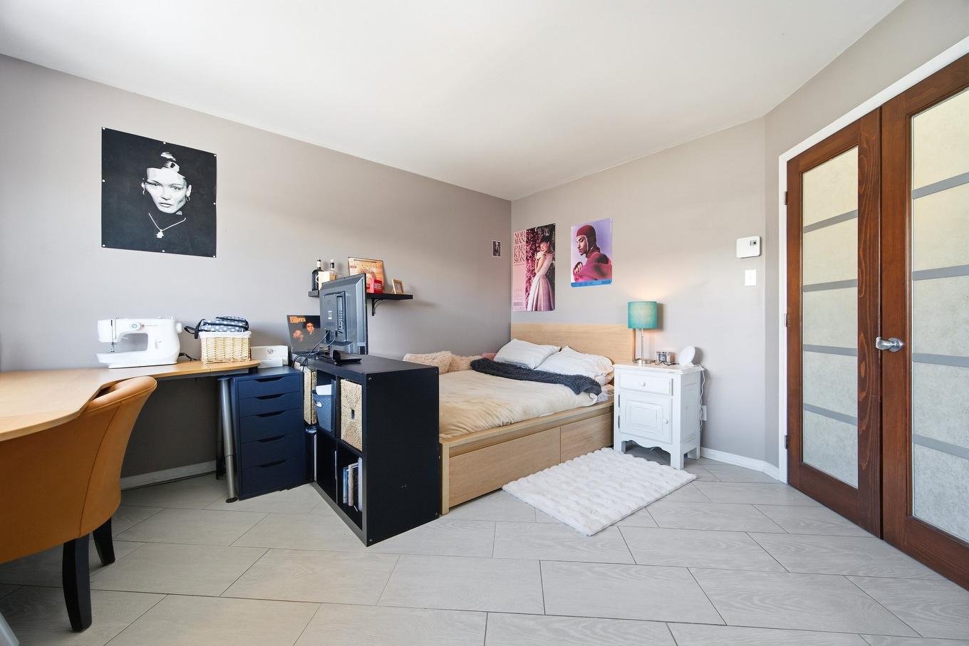 Bedroom - 202-140 Rue Parent, Longueuil (Greenfield Park), QC - Indoor Photo Showing Bedroom