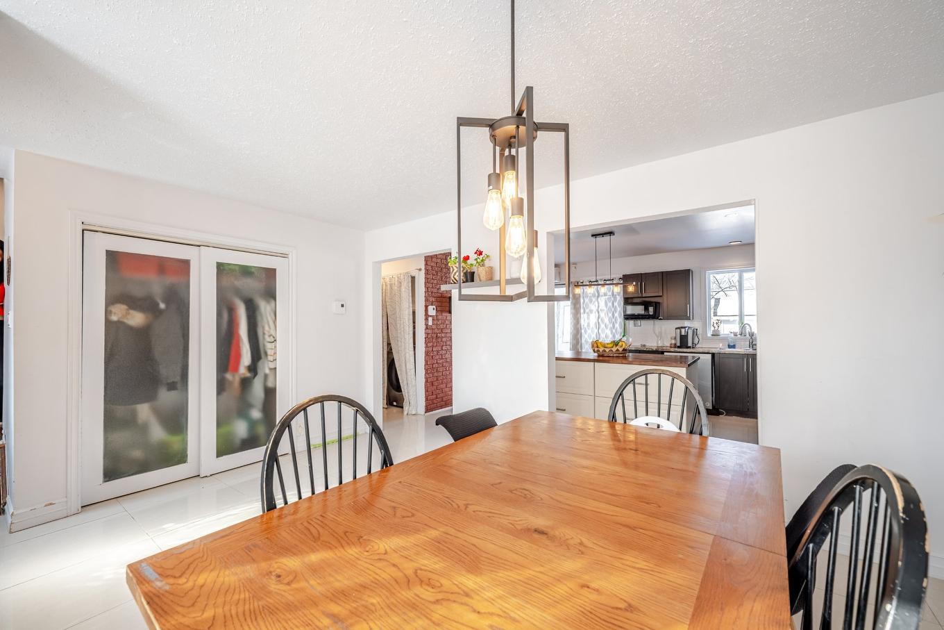 Salle à manger - 5730 Av. Albanie, Brossard, QC - Indoor Photo Showing Dining Room