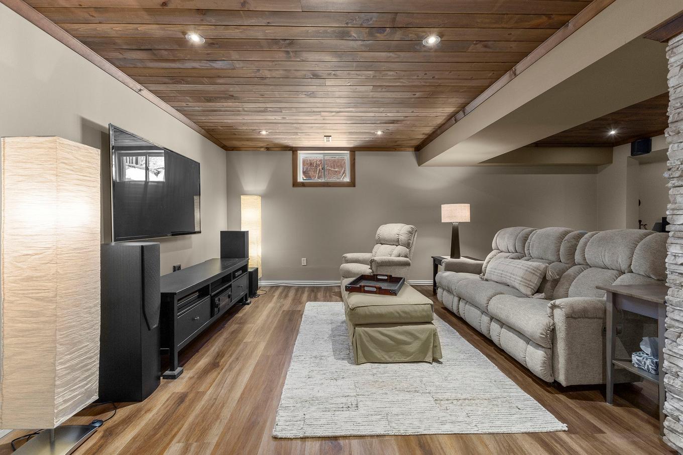 Playroom - 28 Rue Eaton, Kirkland, QC - Indoor Photo Showing Basement