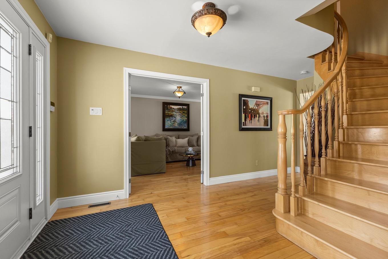 Hall - 28 Rue Eaton, Kirkland, QC - Indoor Photo Showing Other Room