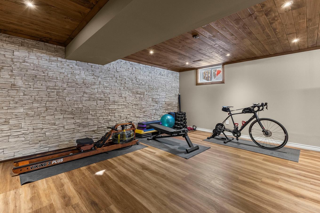 Playroom - 28 Rue Eaton, Kirkland, QC - Indoor Photo Showing Other Room