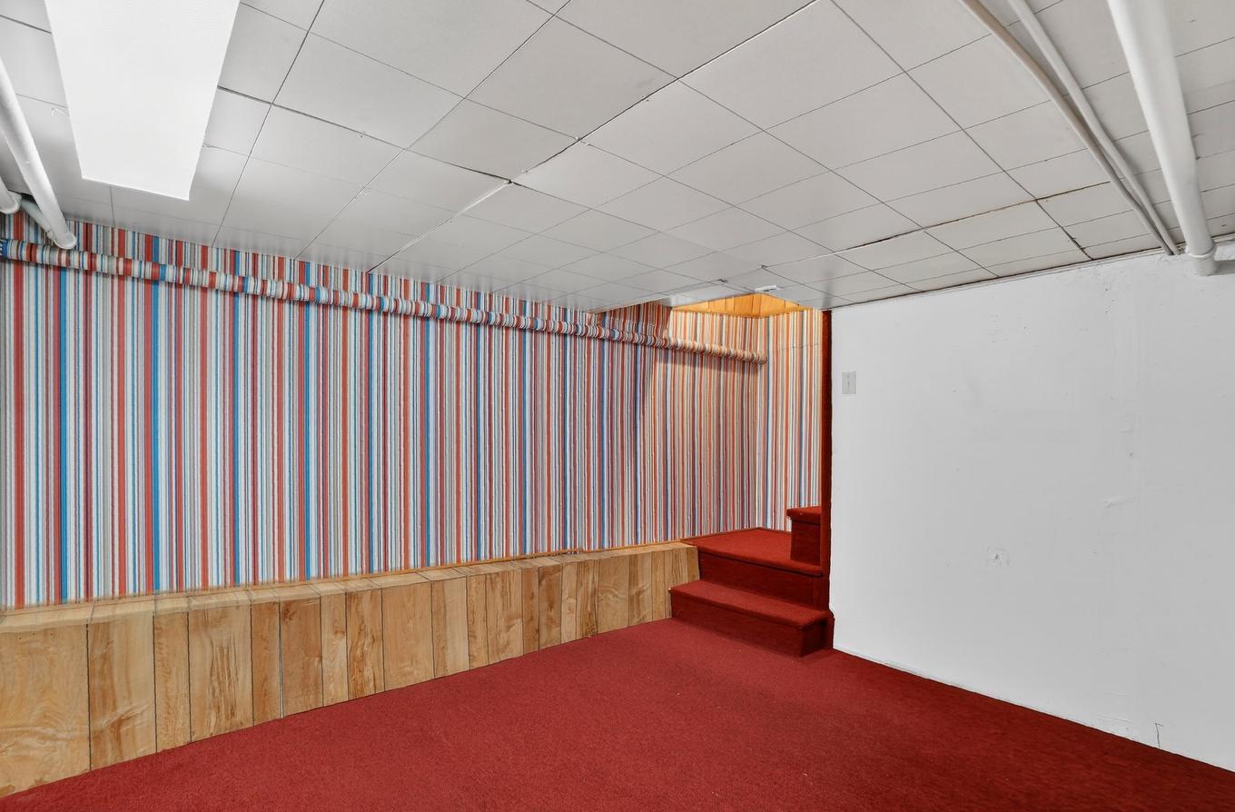 Salle familiale - 5515 Boul. Henri-Bourassa O., Montréal (Saint-Laurent), QC - Indoor Photo Showing Other Room