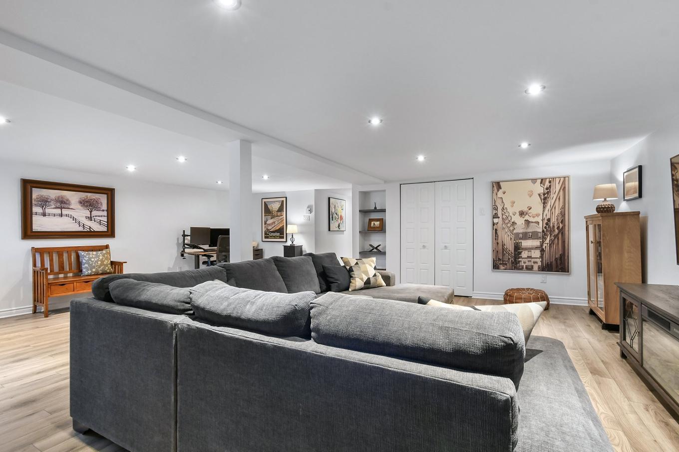 Family room - 9453 Rue Parthenais, Montréal (Villeray/Saint-Michel/Parc-Extension), QC - Indoor Photo Showing Living Room