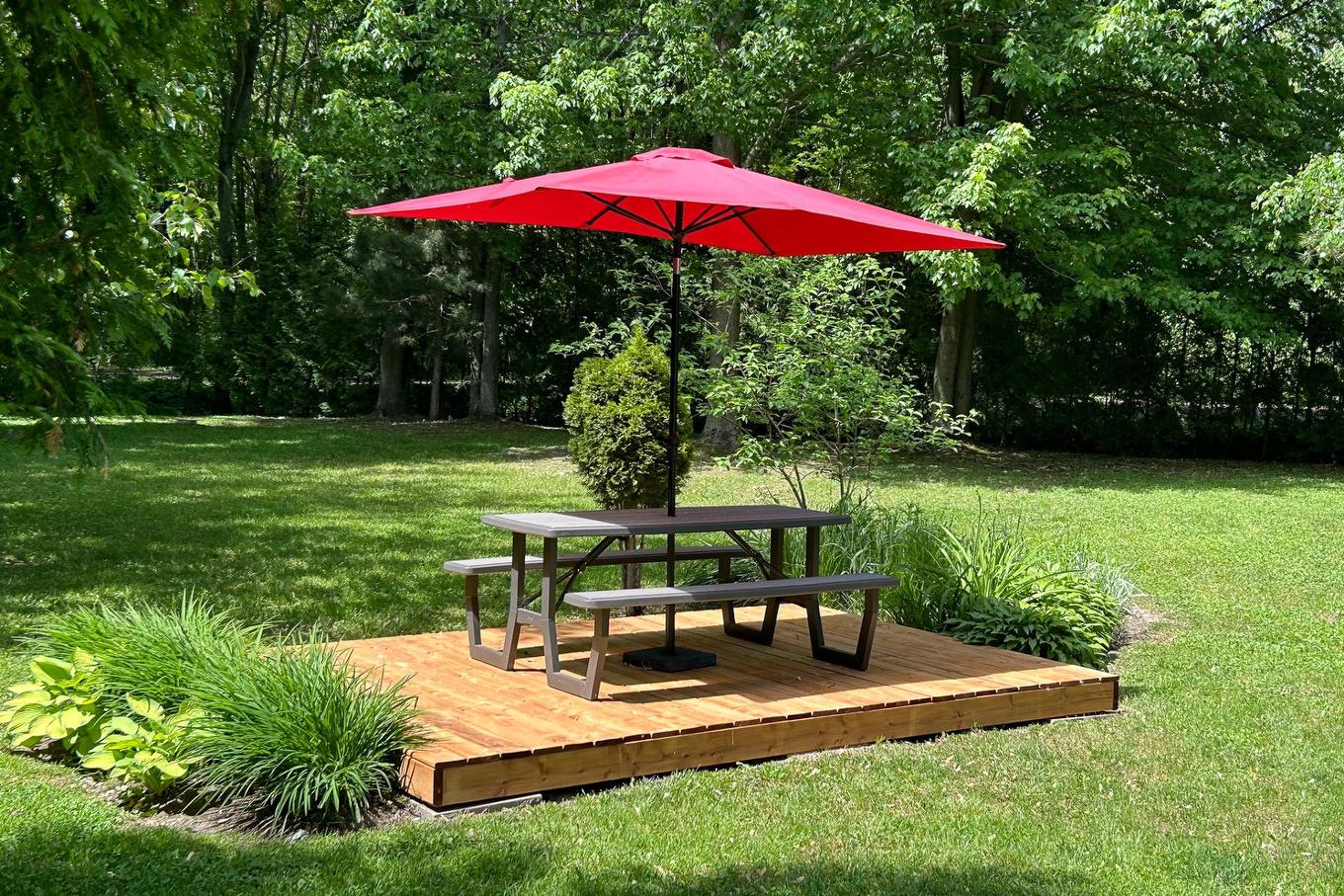 Patio - 1460 Rue Sheridan, Saint-Jean-Sur-Richelieu, QC - Outdoor With Backyard