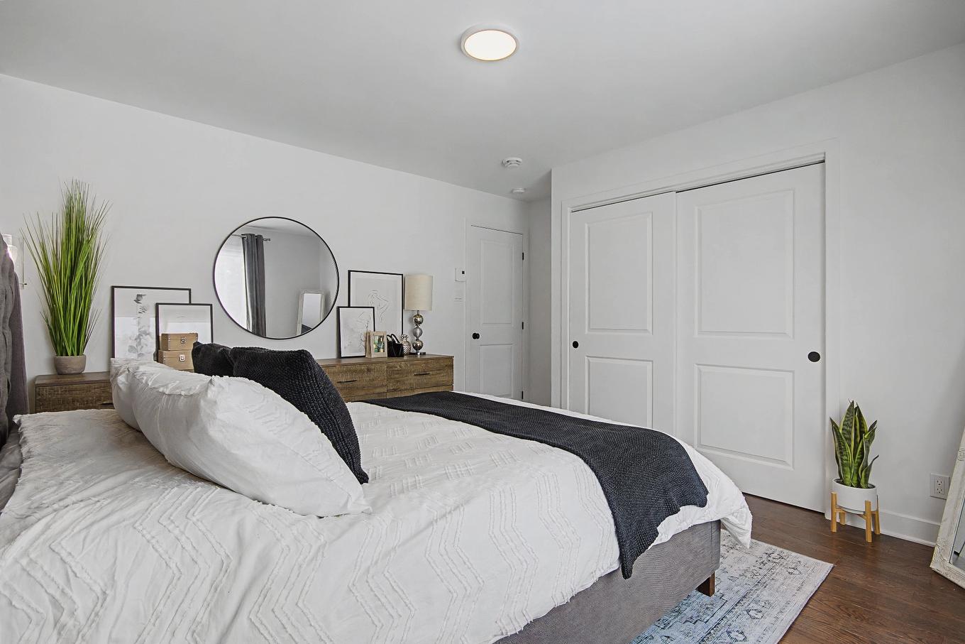 Primary bedroom - 98 Rue Paquin, Saint-Jean-Sur-Richelieu, QC - Indoor Photo Showing Bedroom