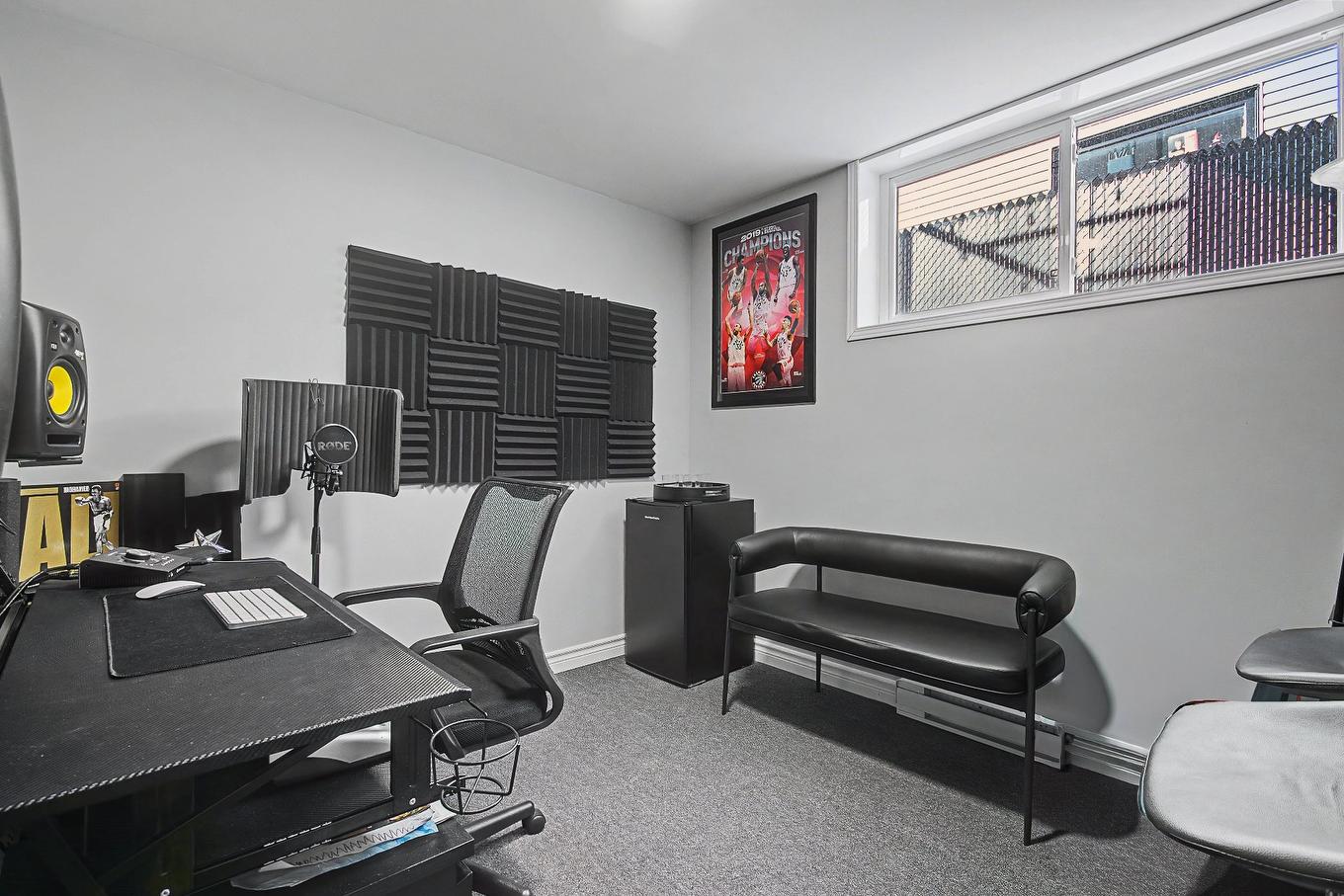 Bedroom - 98 Rue Paquin, Saint-Jean-Sur-Richelieu, QC - Indoor Photo Showing Office