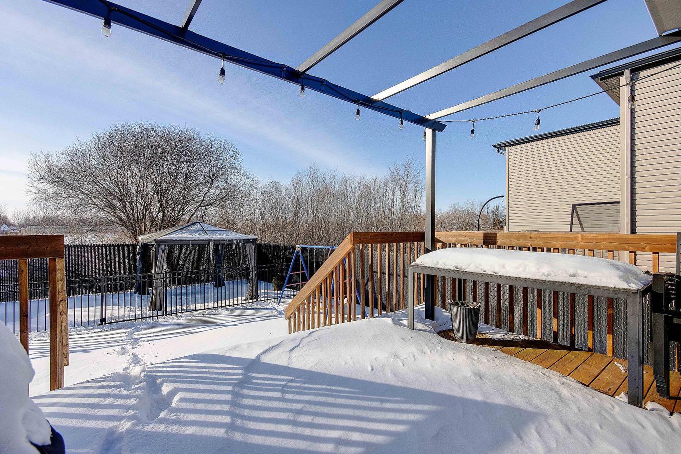 Balcony - 98 Rue Paquin, Saint-Jean-Sur-Richelieu, QC - Outdoor With Exterior