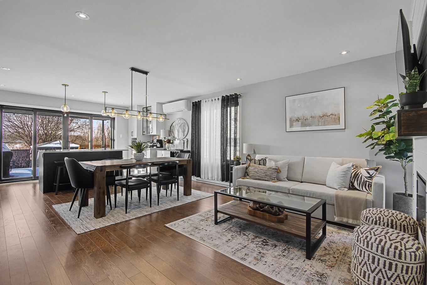 Dining room - 98 Rue Paquin, Saint-Jean-Sur-Richelieu, QC - Indoor Photo Showing Living Room