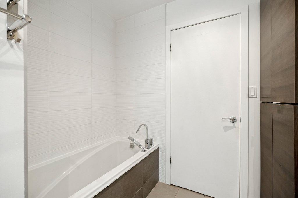 Bathroom - 505-185 Rue Laurier, Gatineau (Hull), QC - Indoor Photo Showing Bathroom