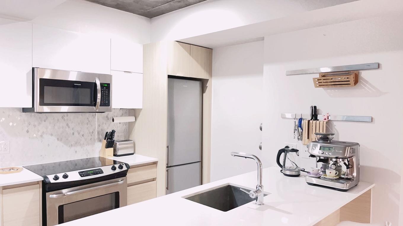 Kitchen - 1110-235 Rue Peel, Montréal (Le Sud-Ouest), QC - Indoor Photo Showing Kitchen