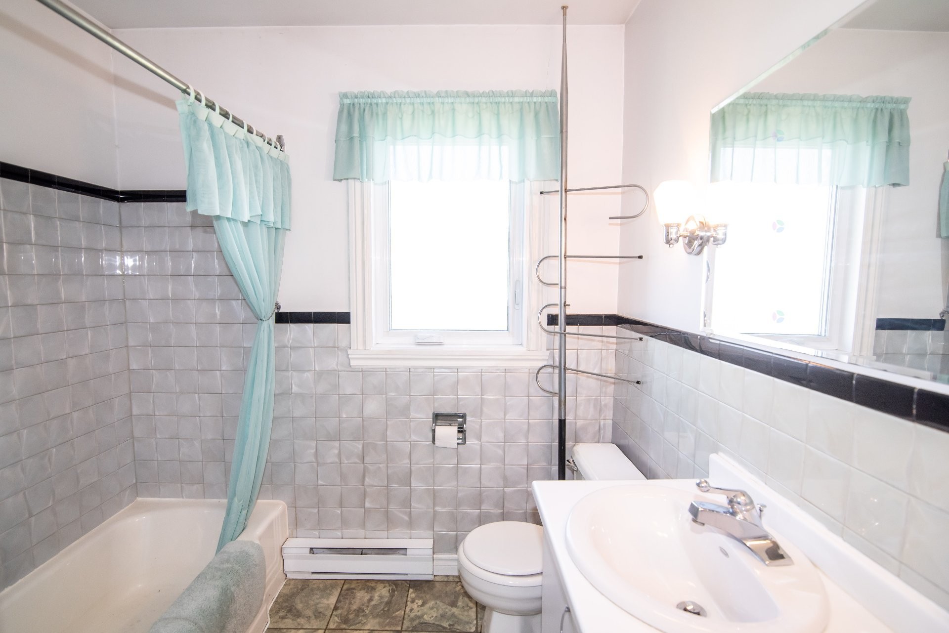 Bathroom - 805 Av. Proulx, La Pocatière, QC - Indoor Photo Showing Bathroom