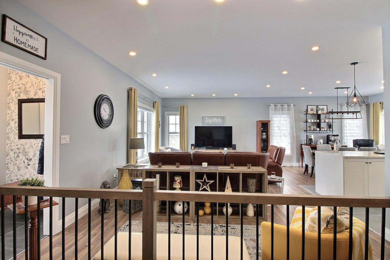 Living room - 18 Rue De Champlain, Saint-André-D'Argenteuil, QC - Indoor