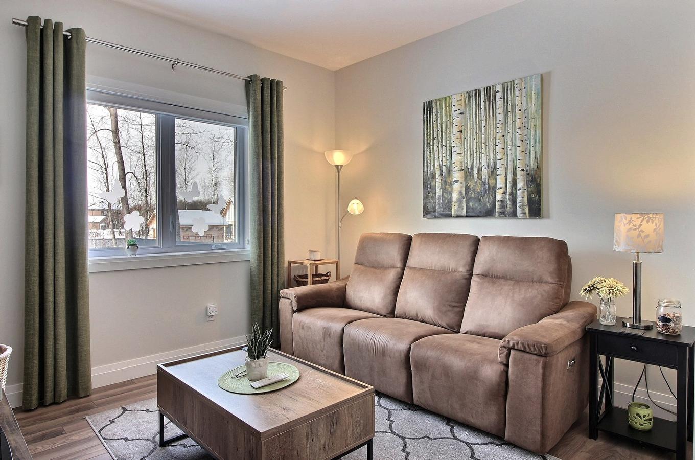 Bedroom - 18 Rue De Champlain, Saint-André-D'Argenteuil, QC - Indoor Photo Showing Living Room