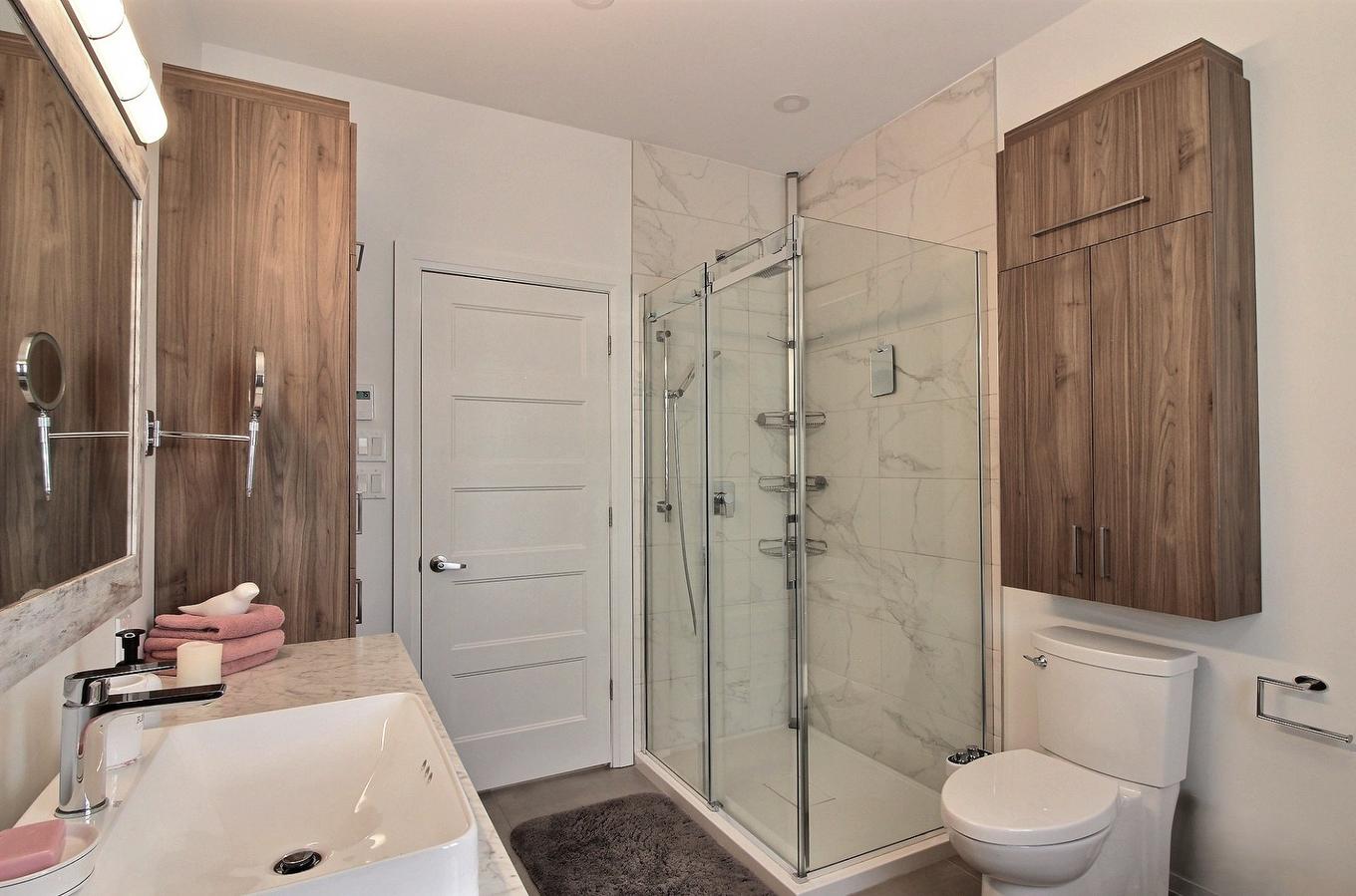 Bathroom - 18 Rue De Champlain, Saint-André-D'Argenteuil, QC - Indoor Photo Showing Bathroom