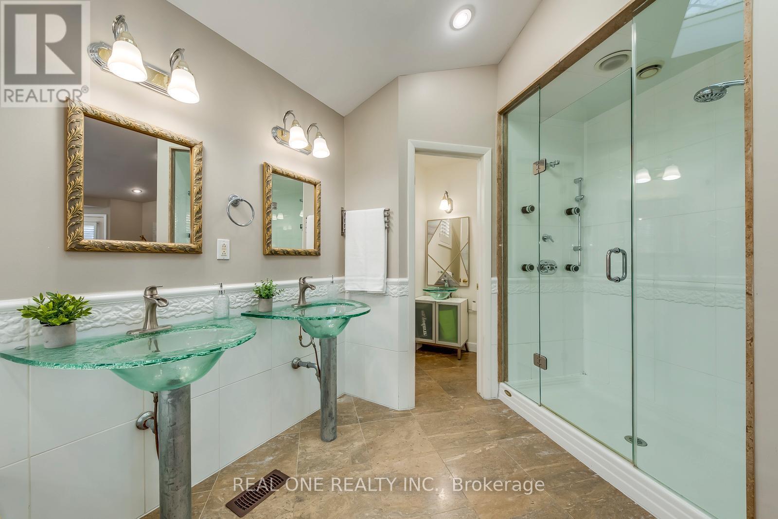 1399 Chriseden Drive, Mississauga, ON - Indoor Photo Showing Bathroom