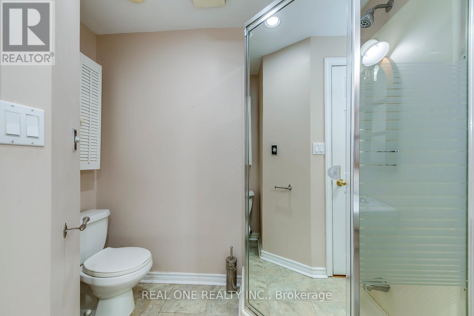 1399 Chriseden Drive, Mississauga, ON - Indoor Photo Showing Bathroom