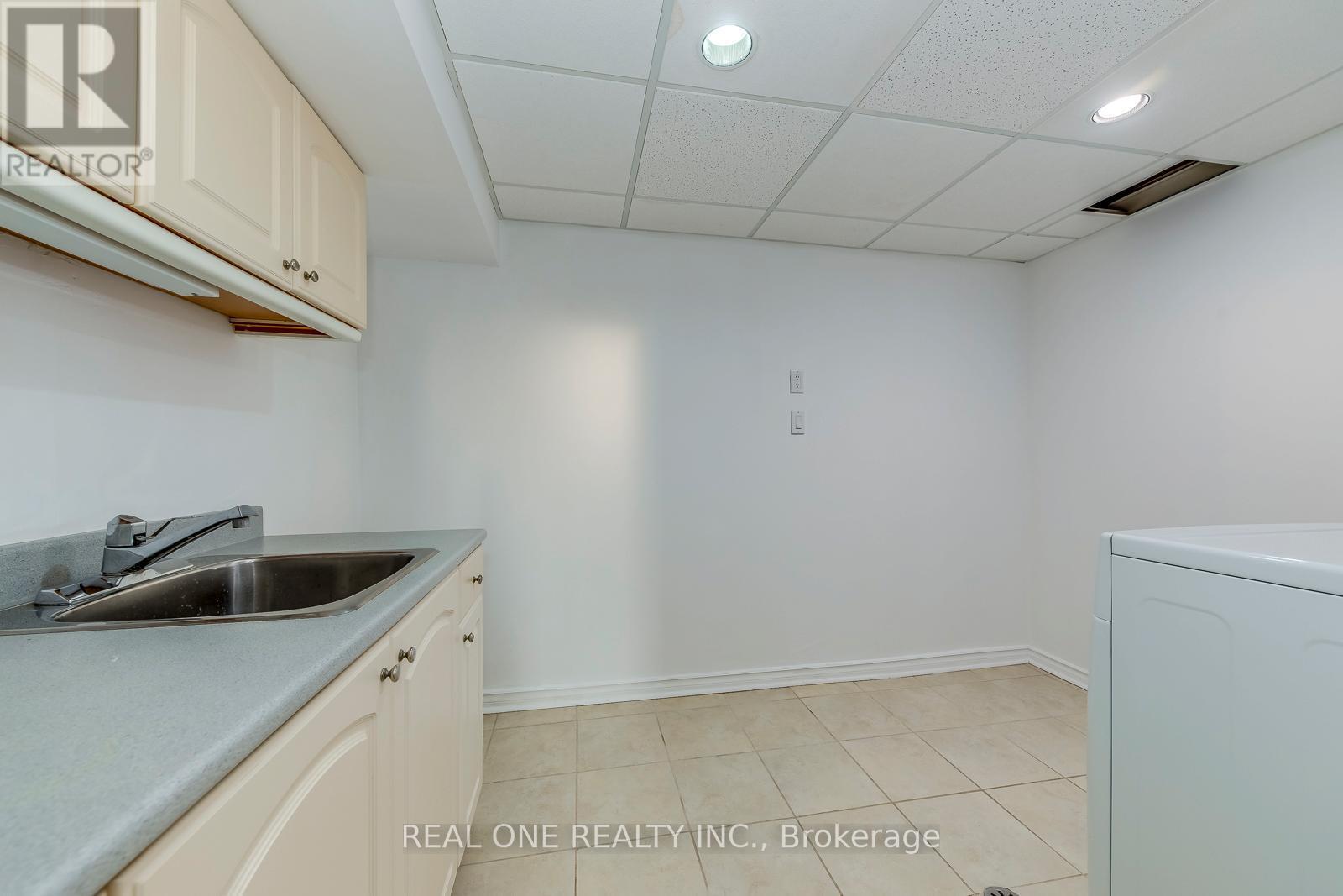 1399 Chriseden Drive, Mississauga, ON - Indoor