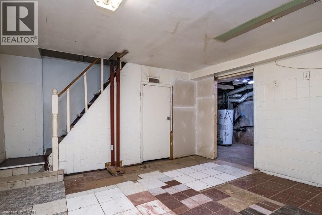 50 Macaulay Street W, Hamilton, ON - Indoor Photo Showing Other Room