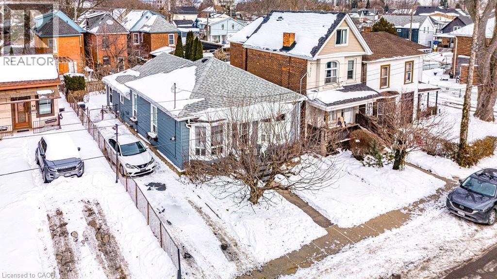 50 Macaulay Street W, Hamilton, ON - Outdoor