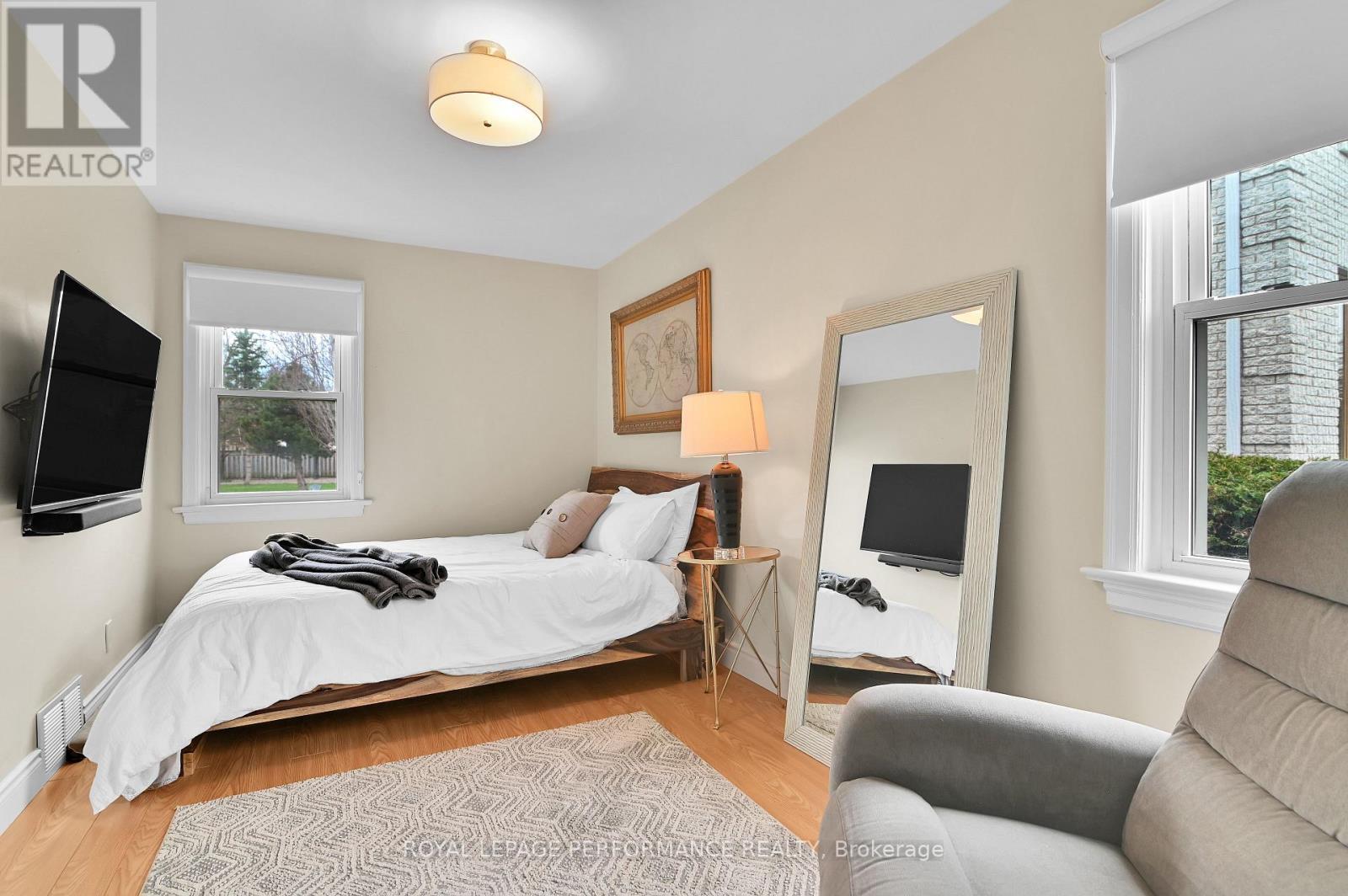 328 Pleasant Park Road, Ottawa, ON - Indoor Photo Showing Bedroom