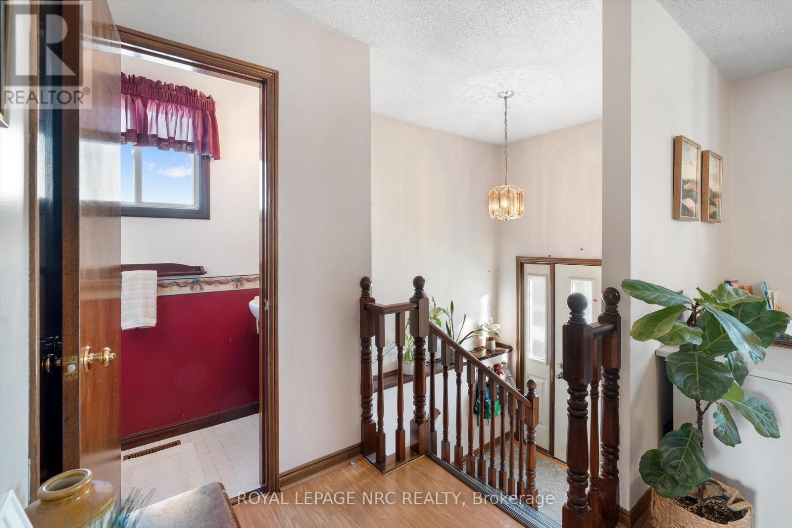 163 Pine Street S, Thorold (Thorold Downtown), ON - Indoor Photo Showing Other Room