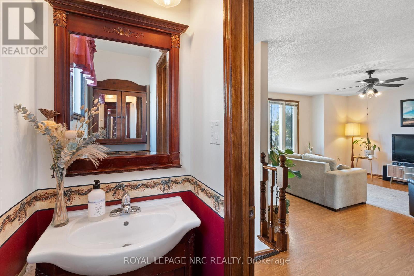 163 Pine Street S, Thorold (Thorold Downtown), ON - Indoor Photo Showing Bathroom