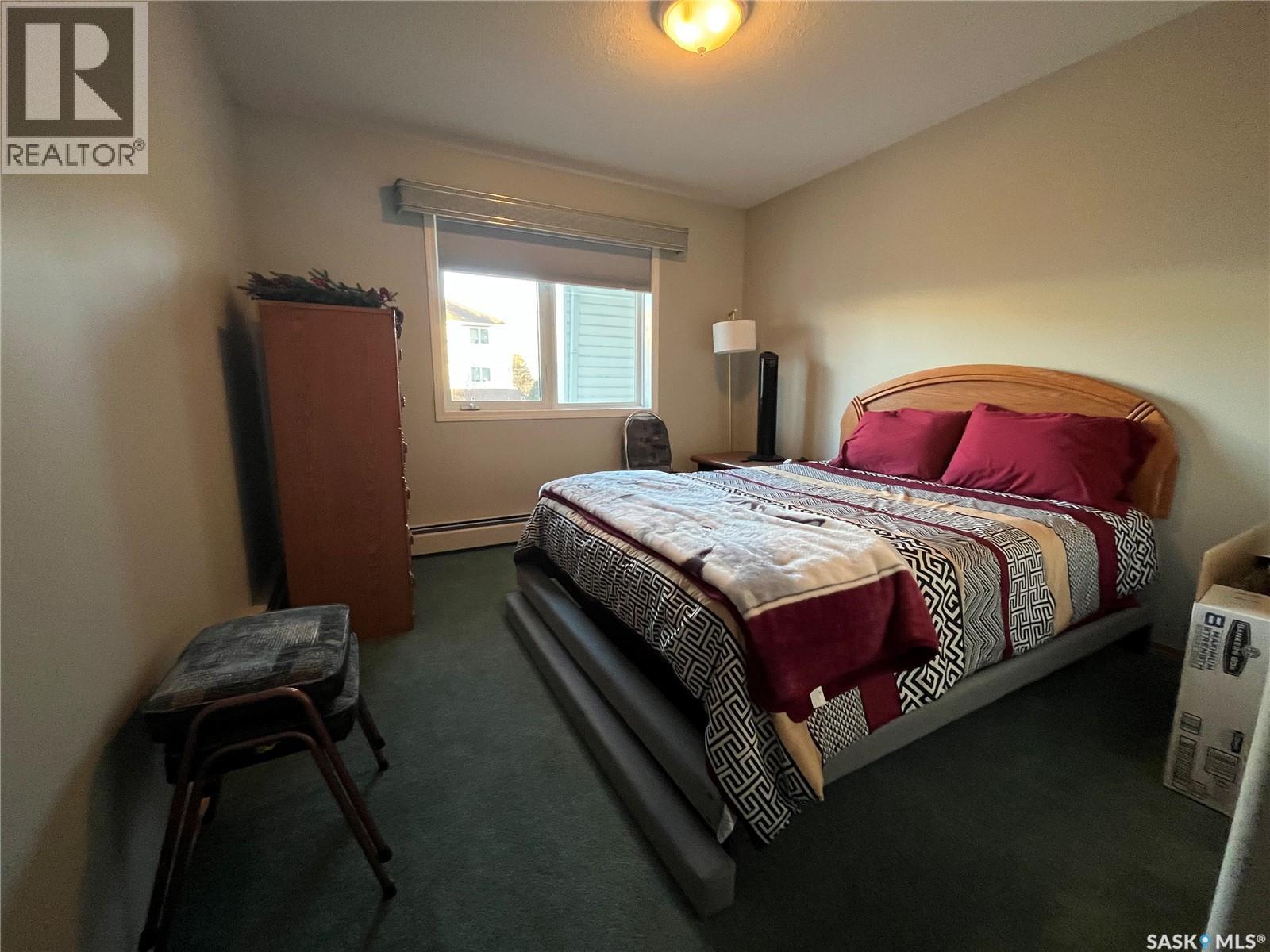 106 331 Macoun Drive, Swift Current, SK - Indoor Photo Showing Bedroom