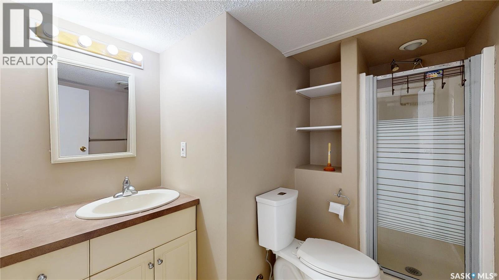 6519 Whelan Drive, Regina, SK - Indoor Photo Showing Bathroom