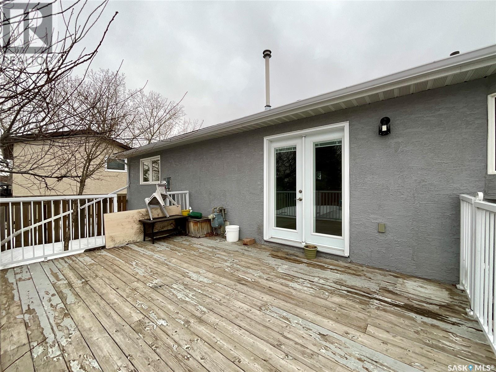 6519 Whelan Drive, Regina, SK - Outdoor With Deck Patio Veranda With Exterior