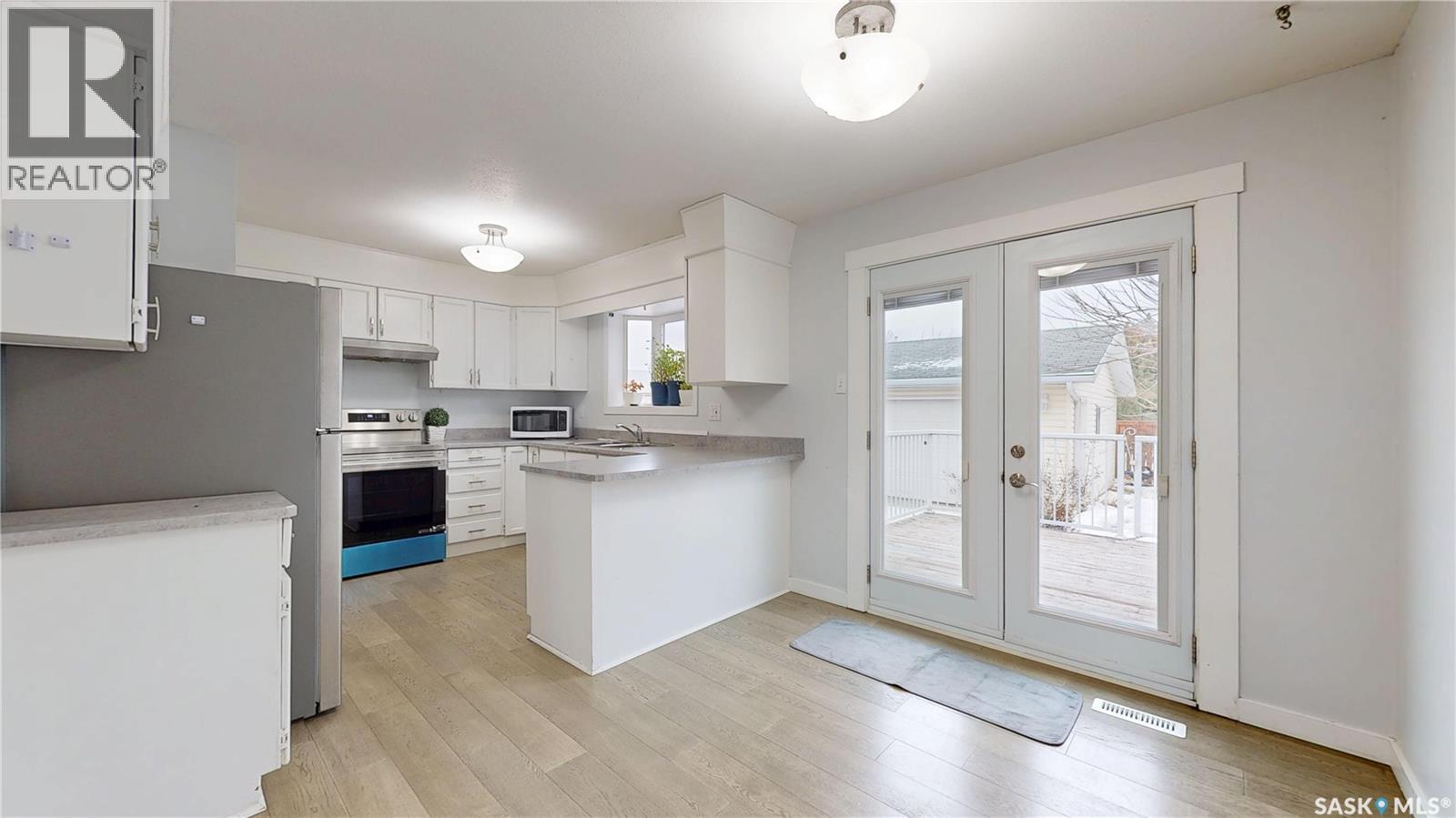 6519 Whelan Drive, Regina, SK - Indoor Photo Showing Kitchen