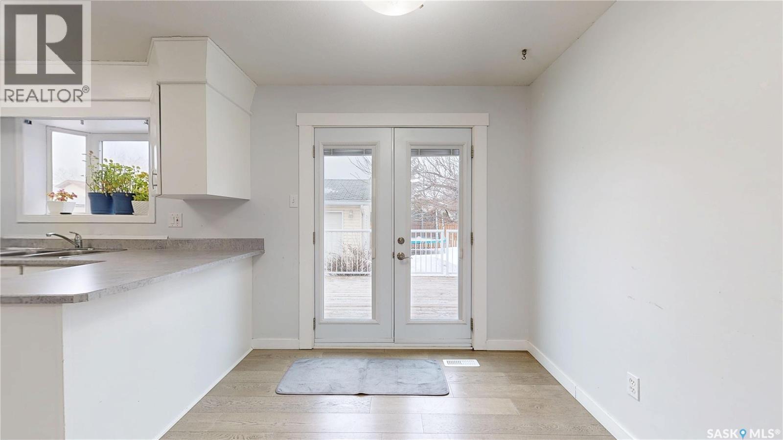 6519 Whelan Drive, Regina, SK - Indoor