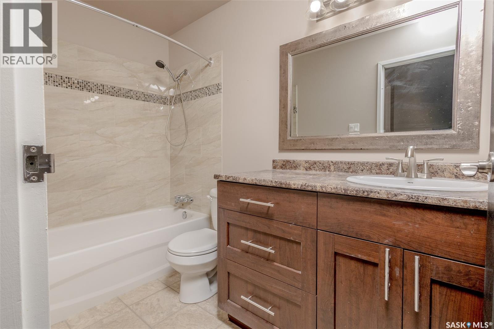 112 203 Tait Place, Saskatoon, SK - Indoor Photo Showing Bathroom