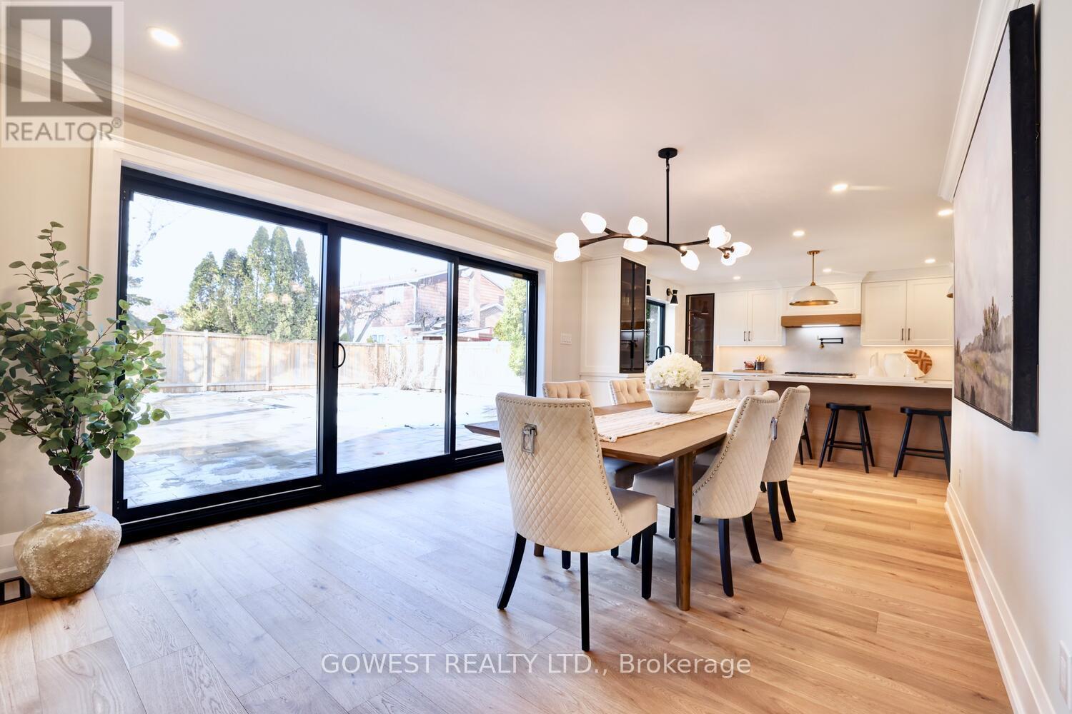 981 Valdese Drive, Mississauga, ON - Indoor Photo Showing Dining Room