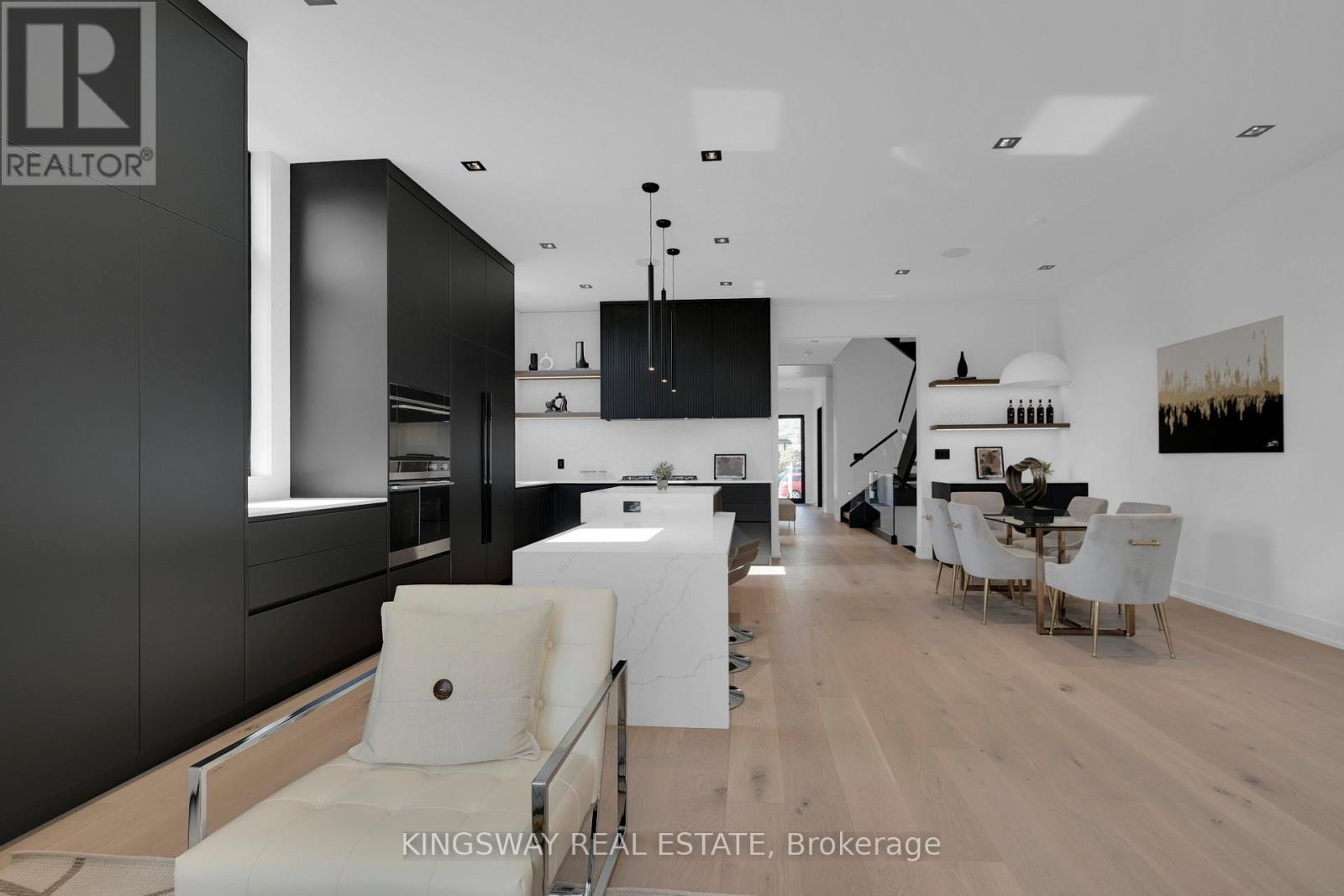 17 Broadview Avenue, Mississauga, ON - Indoor