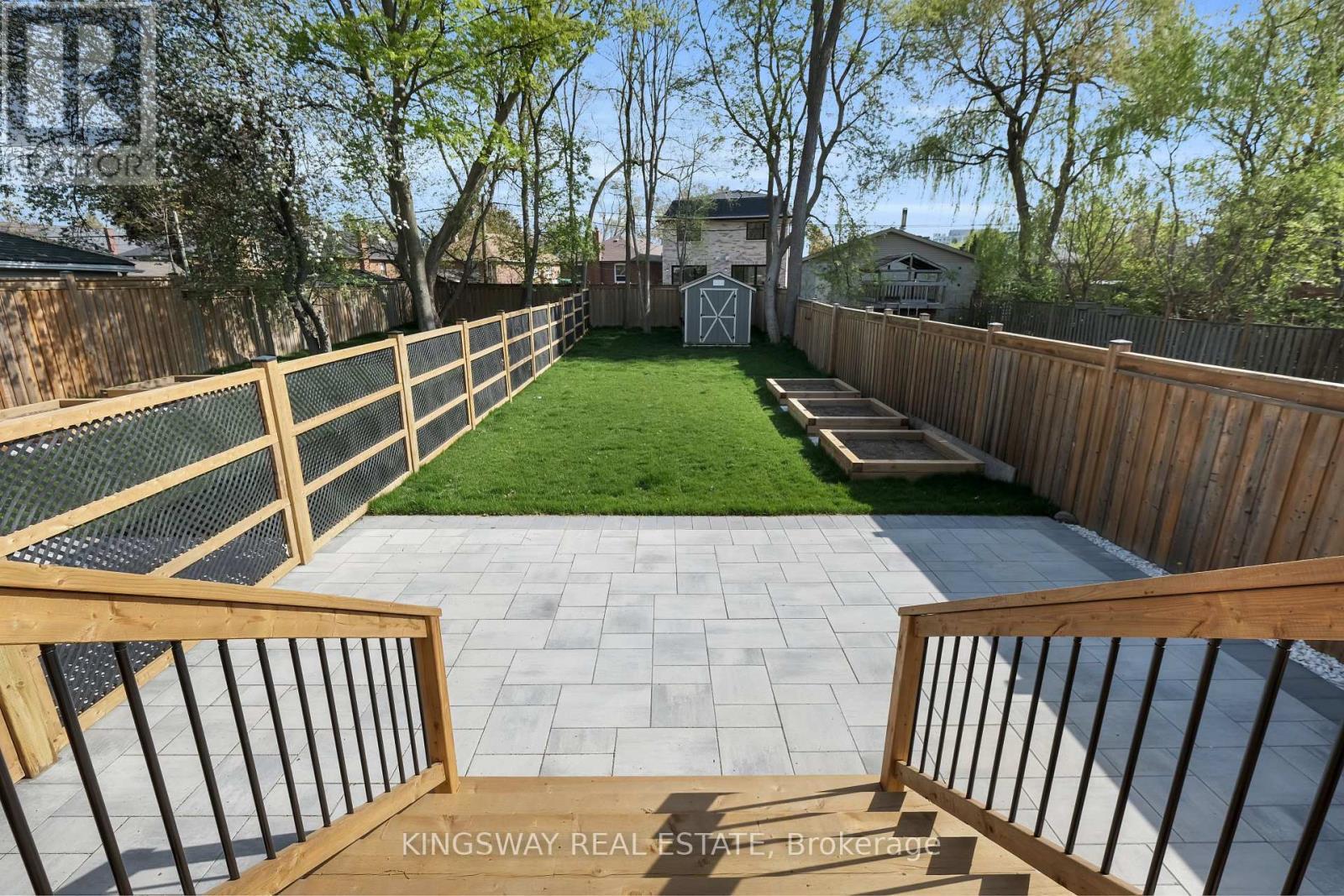 17 Broadview Avenue, Mississauga, ON - Outdoor