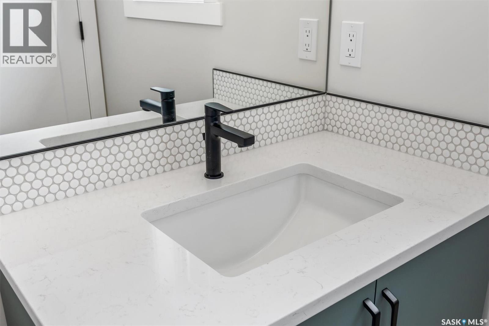 3000 Dumont Way, Regina, SK - Indoor