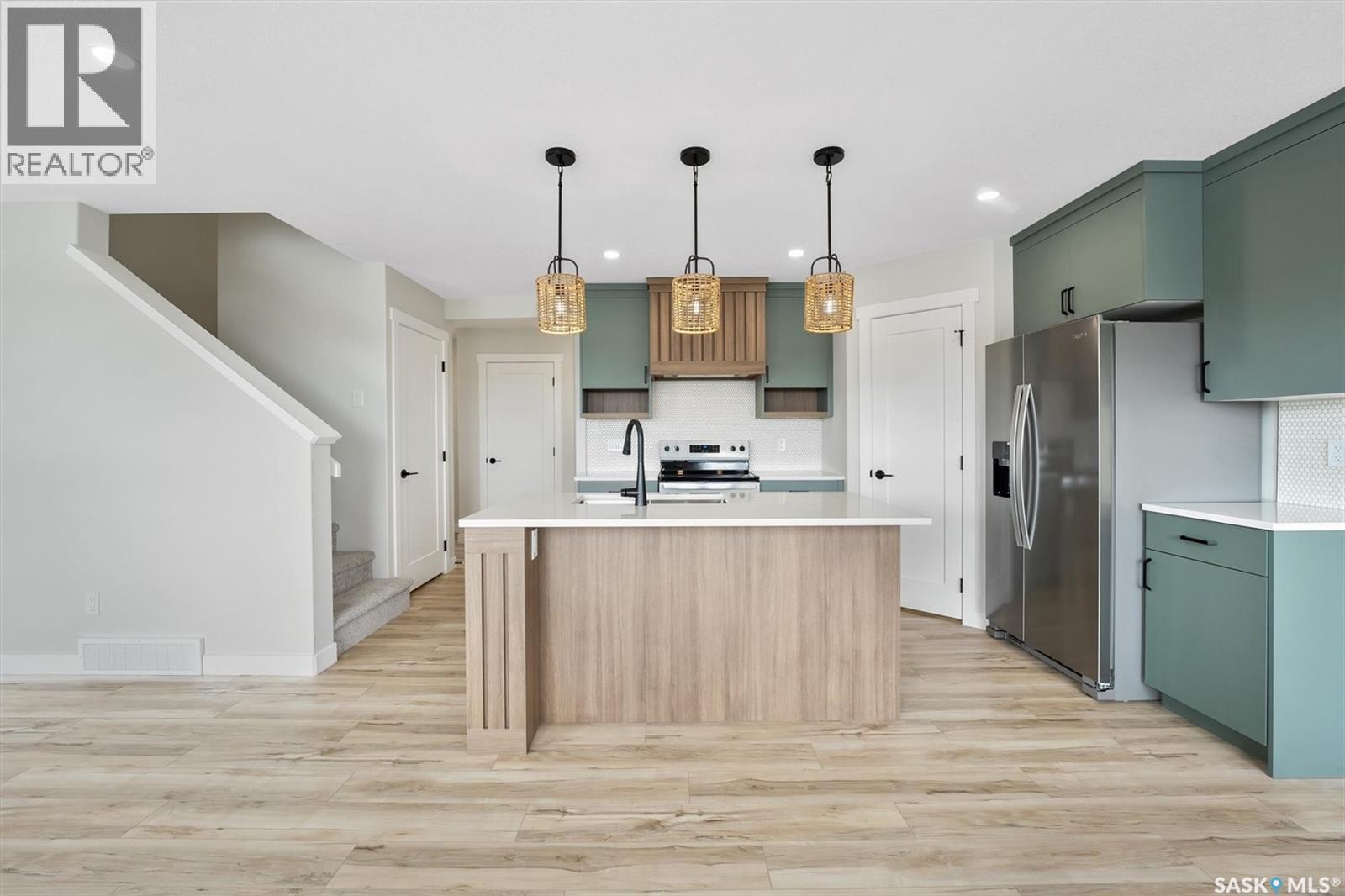 3000 Dumont Way, Regina, SK - Indoor Photo Showing Kitchen
