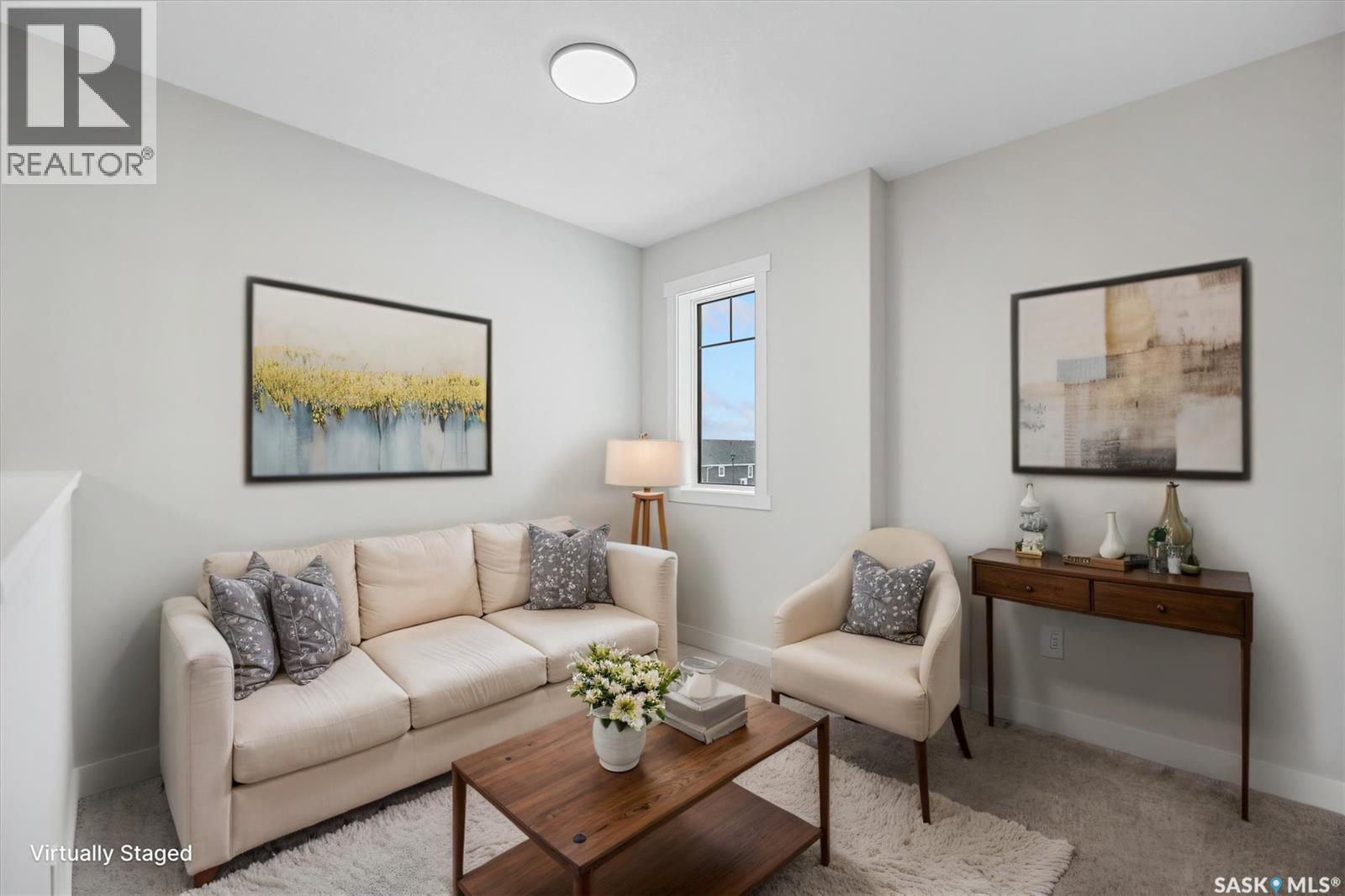 3000 Dumont Way, Regina, SK - Indoor Photo Showing Living Room