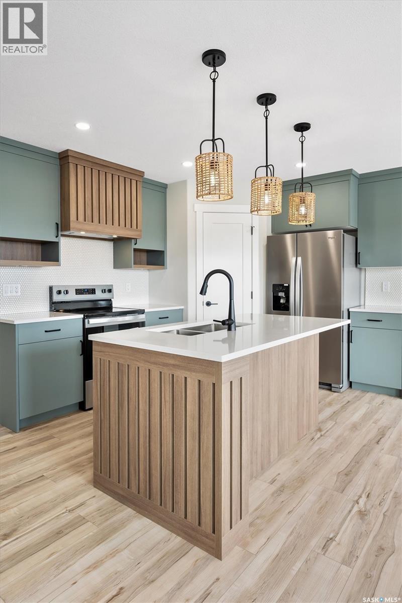 3000 Dumont Way, Regina, SK - Indoor Photo Showing Kitchen