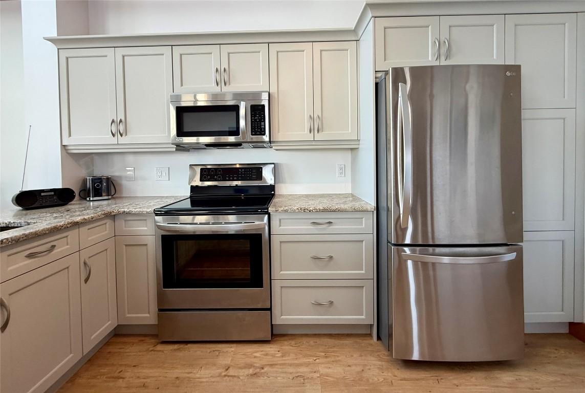 A6-1351 Gerry Sorensen Way, Kimberley, BC - Indoor Photo Showing Kitchen