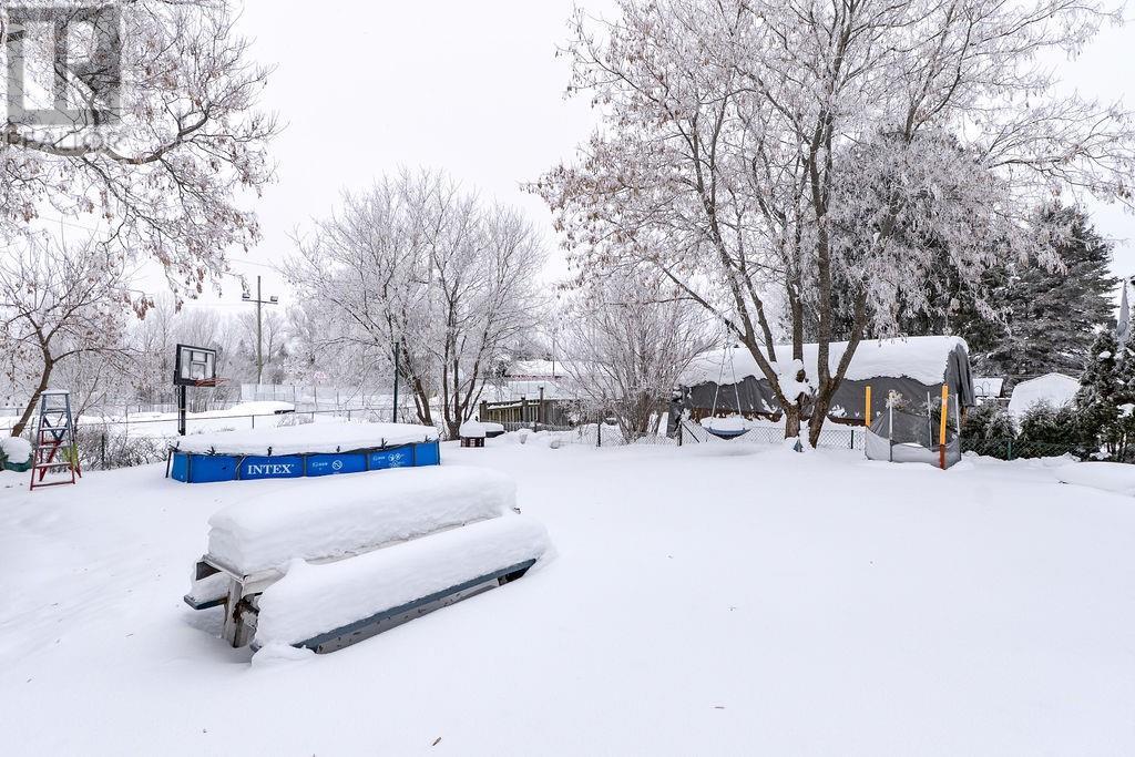 51 Devouna Street, Garson, ON - Outdoor