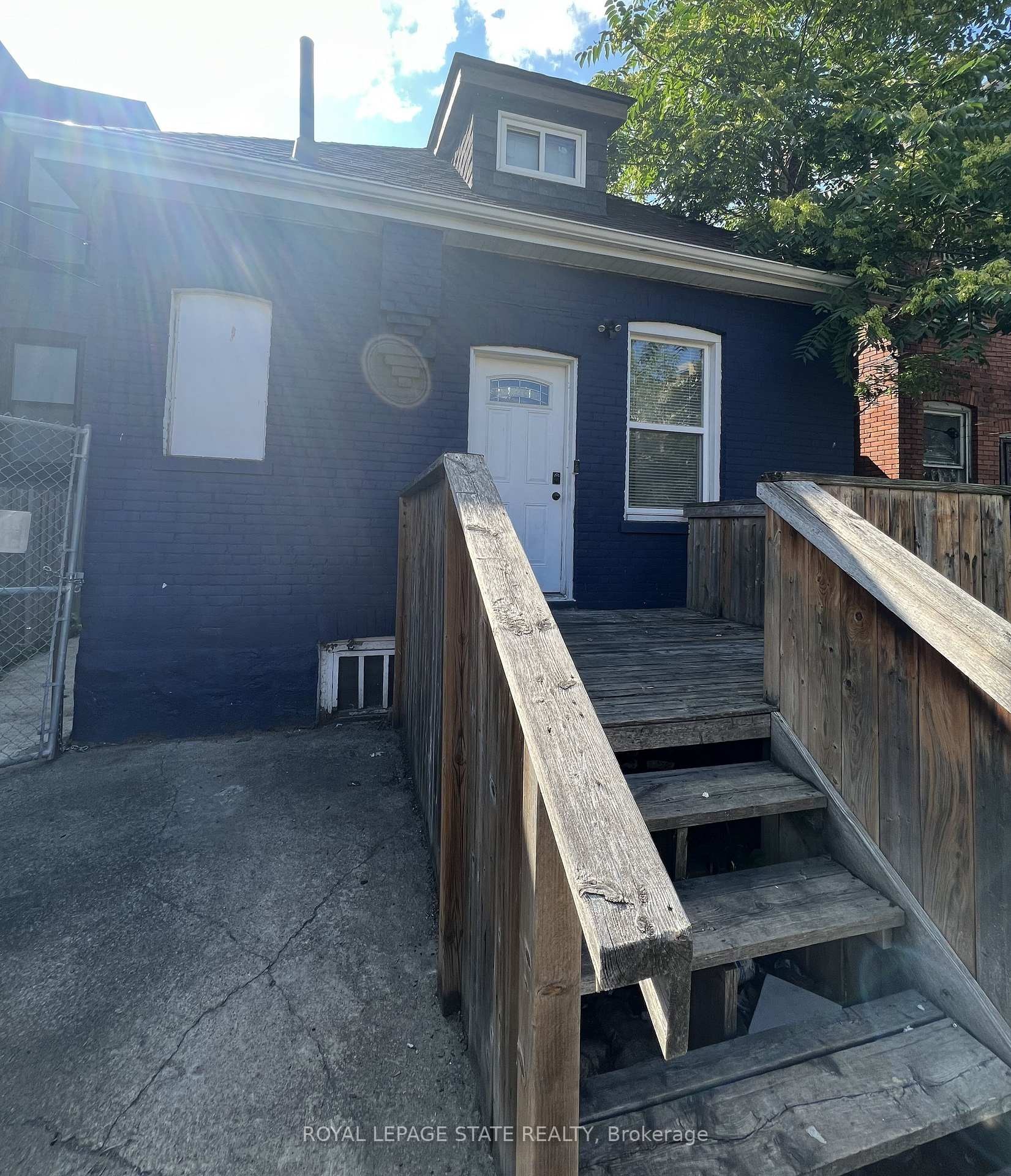 44 Madison Avenue, Hamilton, ON - Outdoor