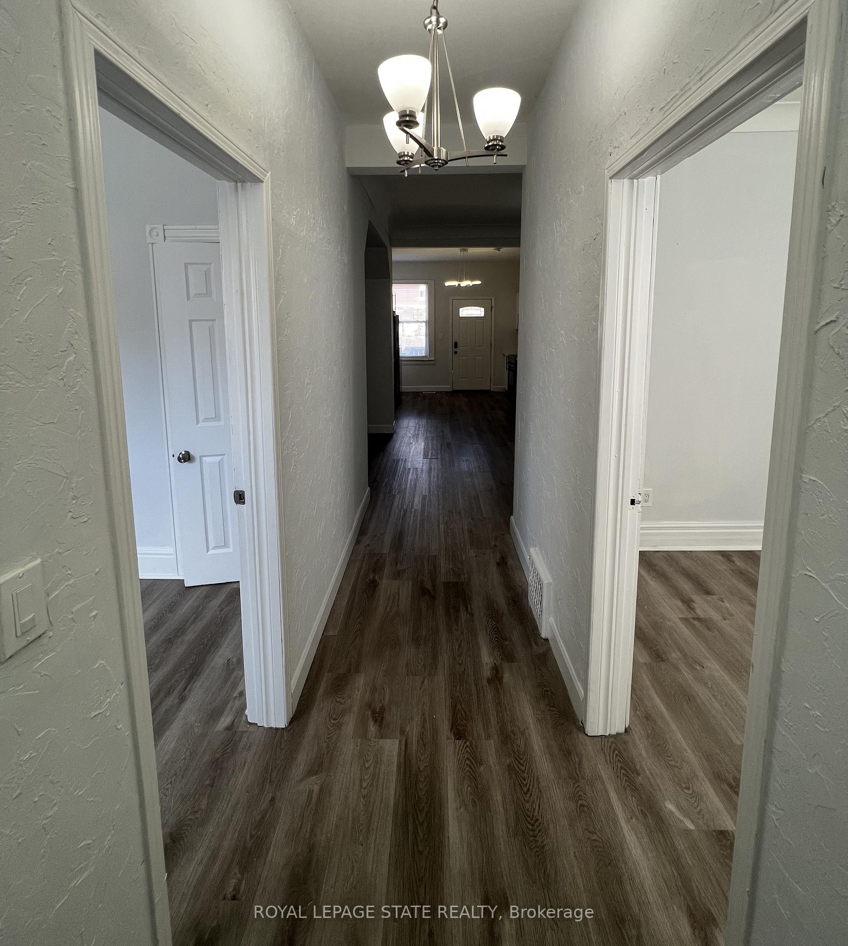 44 Madison Avenue, Hamilton, ON - Indoor Photo Showing Other Room