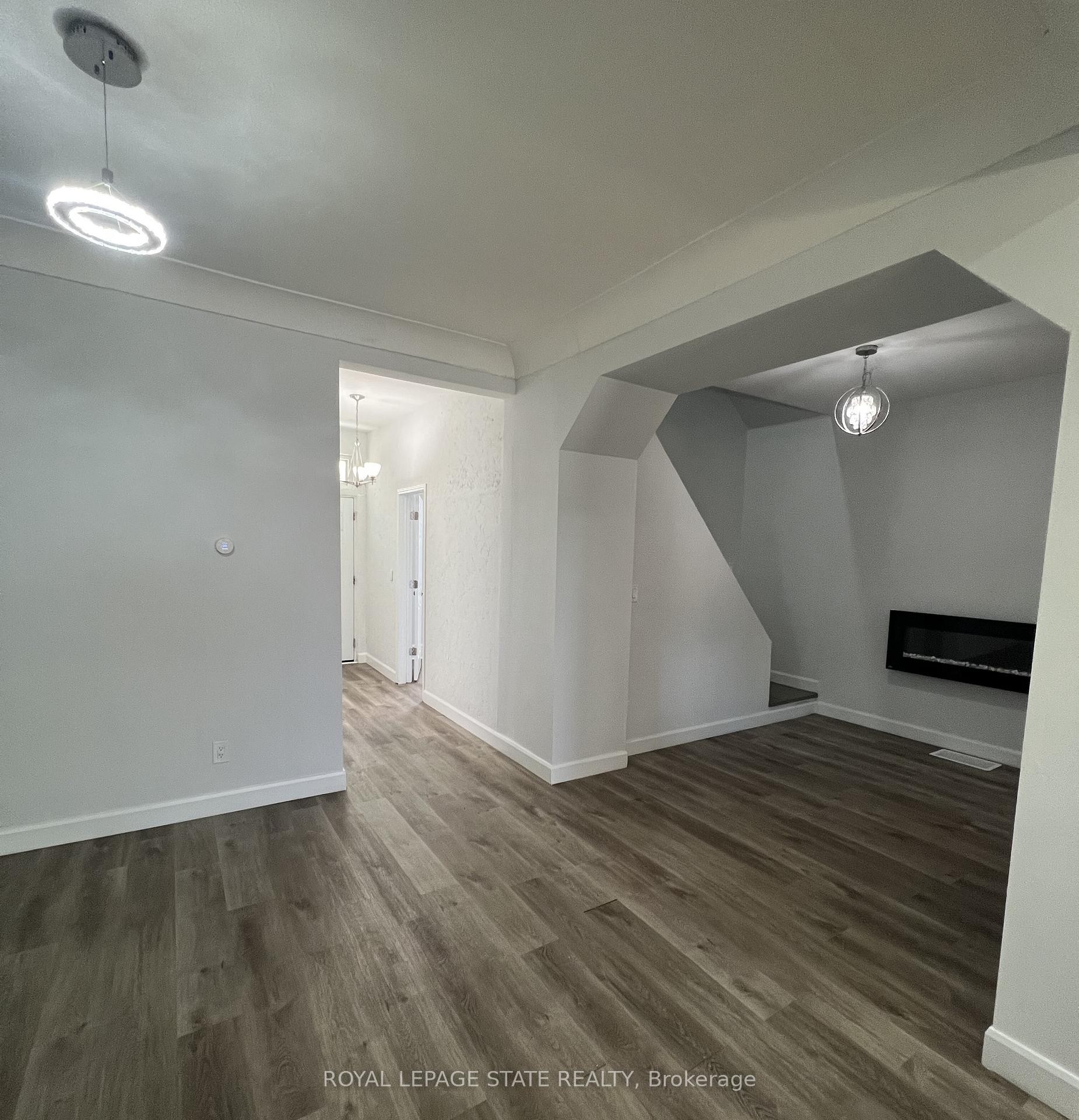44 Madison Avenue, Hamilton, ON - Indoor Photo Showing Other Room
