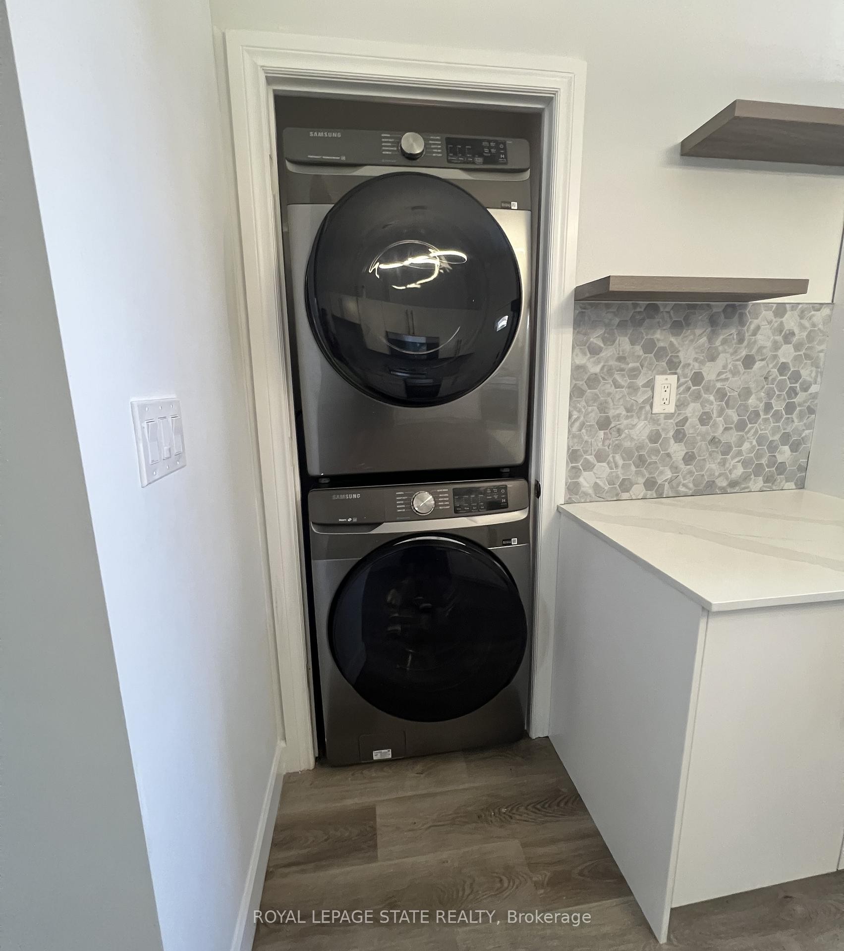 44 Madison Avenue, Hamilton, ON - Indoor Photo Showing Laundry Room